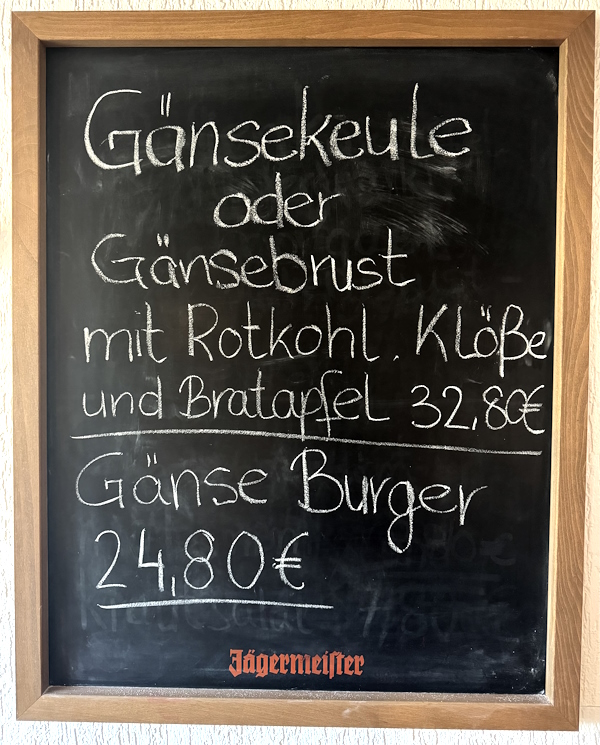 Gans im Gasthof Löhdorf